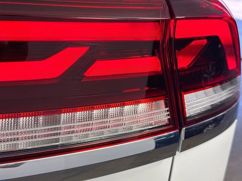 Used 2025 Volkswagen Atlas Cross Sport SEL Premium R-Line image 33