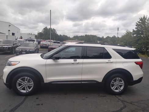 Used 2022 Ford Explorer XLT w/ Class IV Trailer Tow Package image 6