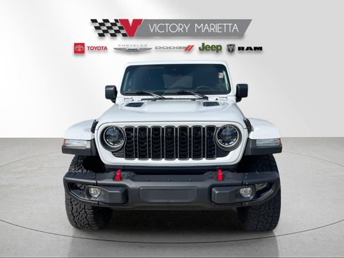 Used 2025 Jeep Gladiator Rubicon AWD/4WD image 8
