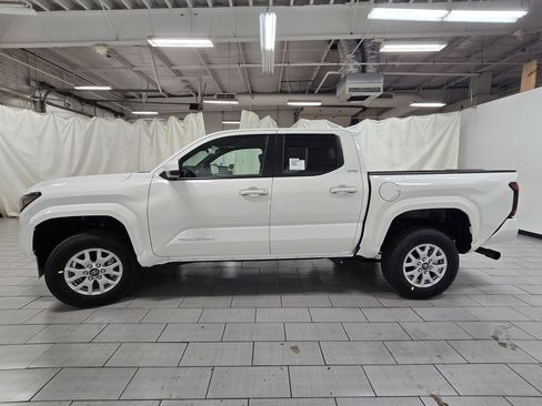 New 2026 Toyota Tacoma SR5 image 11