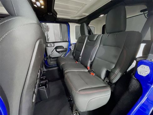 Used 2019 Jeep Wrangler Unlimited Rubicon w/ Cold Weather Group image 26