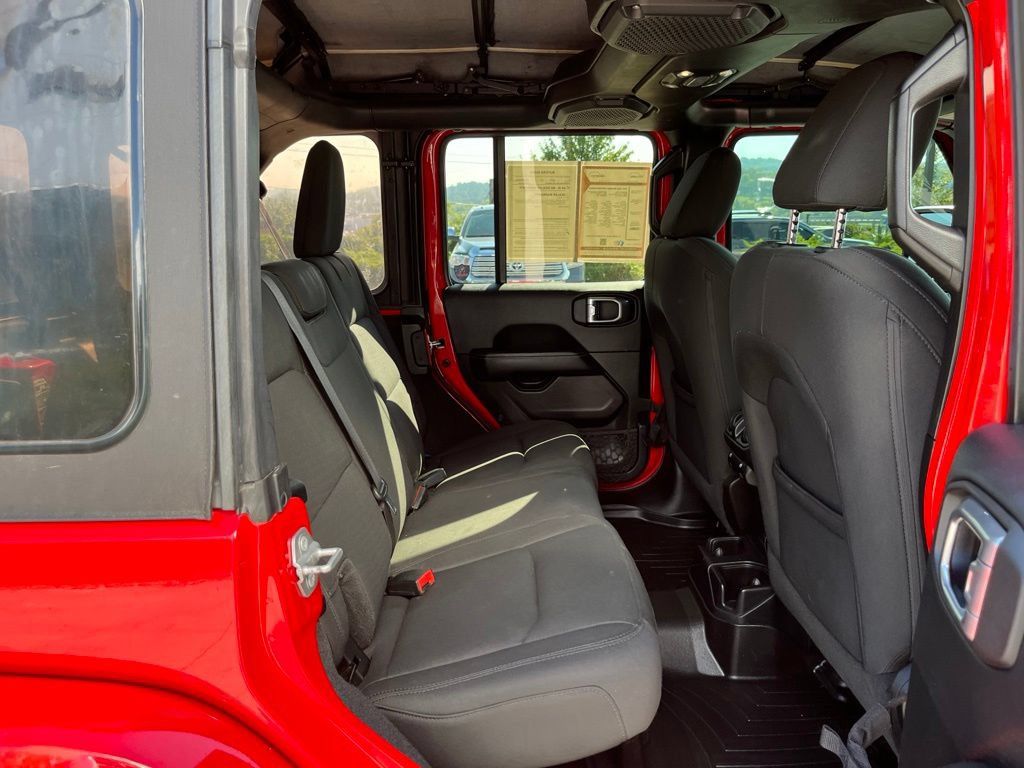 Used 2021 Jeep Wrangler Unlimited Sahara AWD/4WD image 22