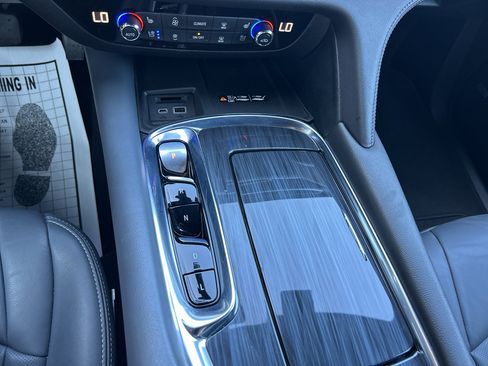 Used 2024 Buick Enclave Premium image 15