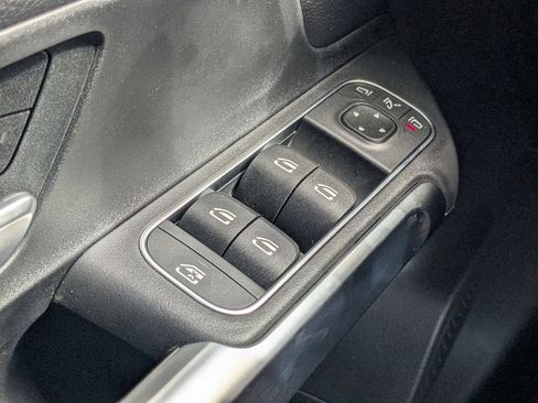 Certified 2024 Mercedes-Benz GLB 250 4MATIC image 10