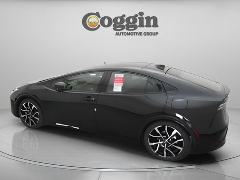 New 2026 Toyota Prius Plug-In Hybrid image 9