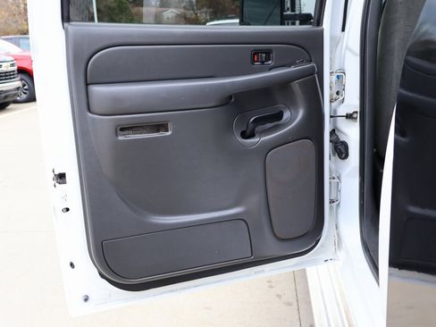 Used 2003 Chevrolet Silverado 2500 LS w/ Skid Plate Package image 22