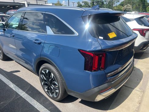 Used 2024 Kia Sorento SX FWD image 7