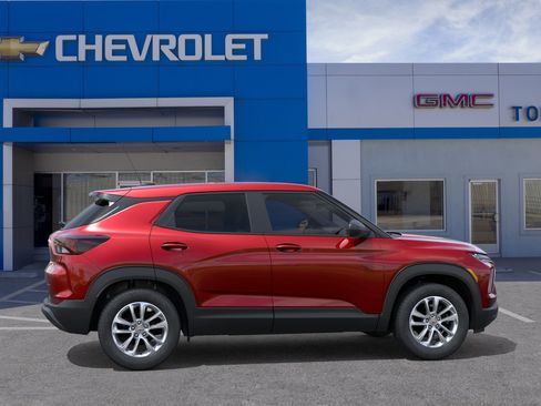 New 2026 Chevrolet TrailBlazer LS w/ LS Convenience Package FWD image 5