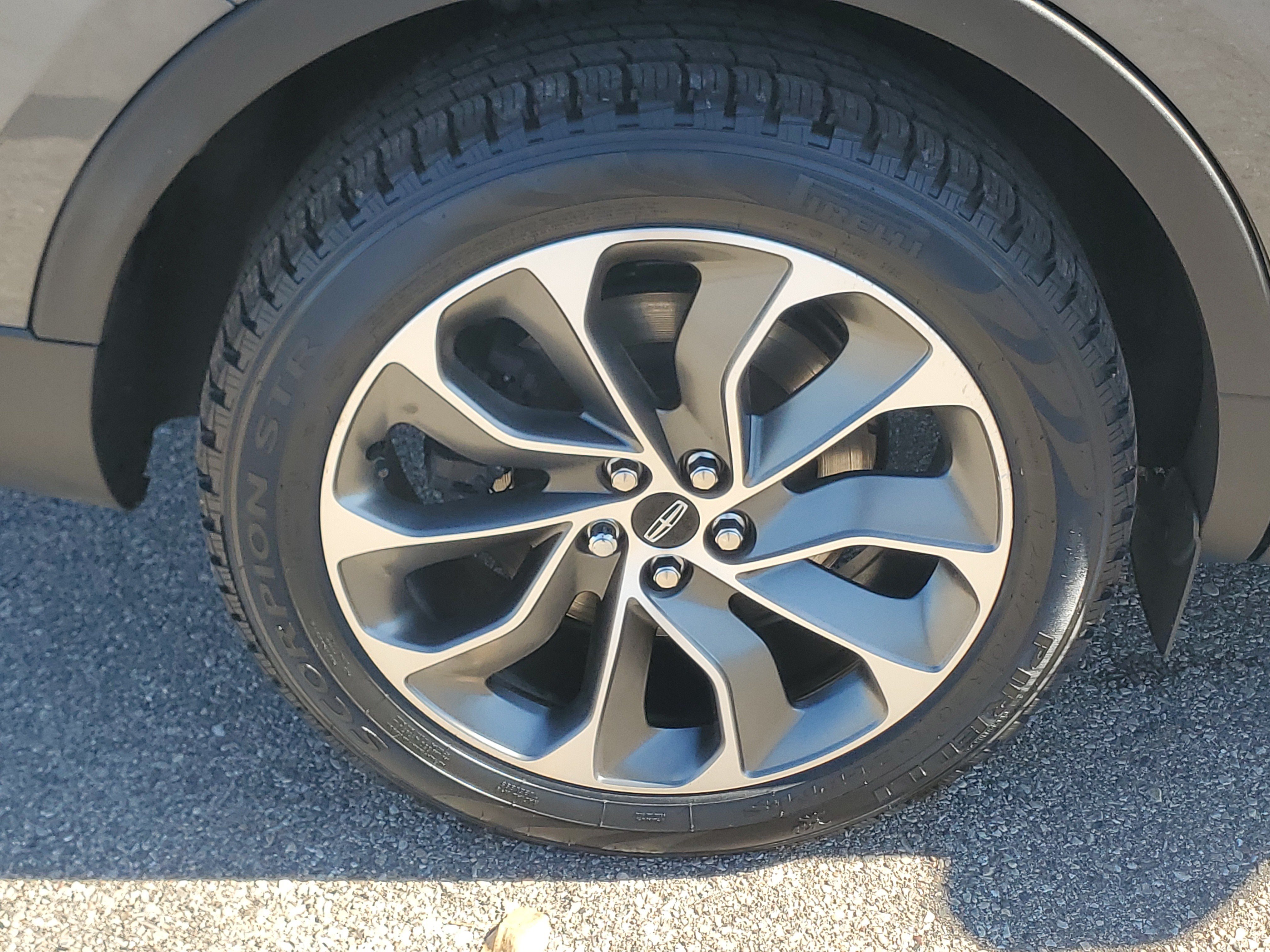 Used 2023 Lincoln Nautilus Reserve AWD/4WD image 7