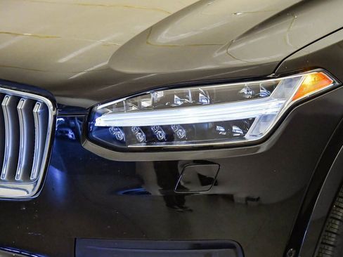 Used 2025 Volvo XC90 B6 Plus AWD/4WD image 8