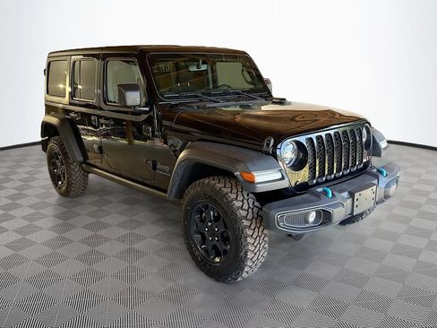 Used 2023 Jeep Wrangler Unlimited w/ Cold Weather Group AWD/4WD image 4