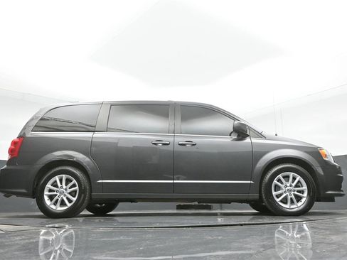 Used 2020 Dodge Grand Caravan SXT FWD image 33