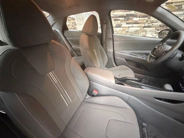 Certified 2023 Hyundai Elantra SEL w/ Preferred Accessory Package FWD image 17