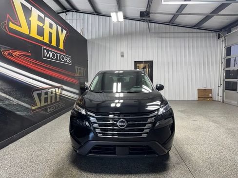 Used 2024 Nissan Rogue S AWD/4WD image 29