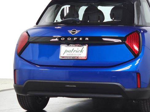 Used 2025 MINI Cooper 4-Door Hardtop FWD image 10