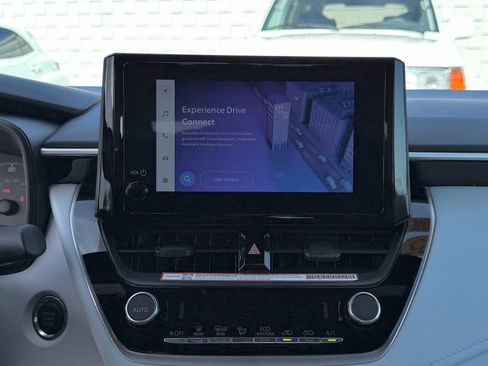 Certified 2025 Toyota Corolla SE w/ Convenience Package image 24