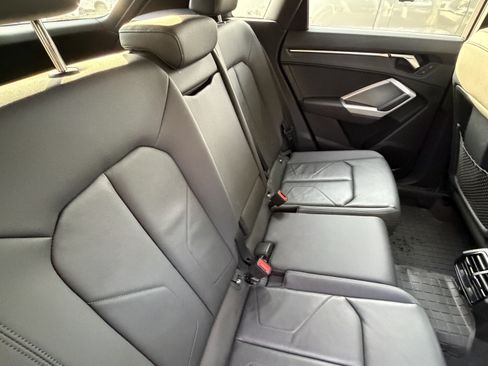 Used 2023 Audi Q3 2.0T Premium w/ Convenience Package AWD/4WD image 39