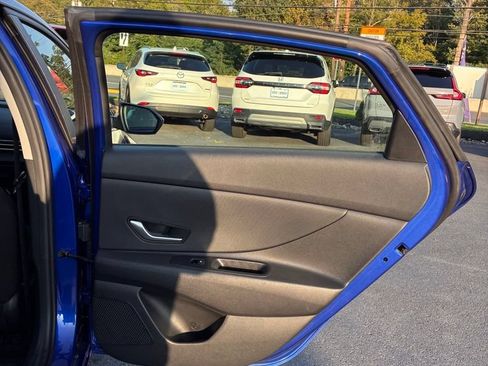 Used 2023 Hyundai Elantra SEL FWD image 20