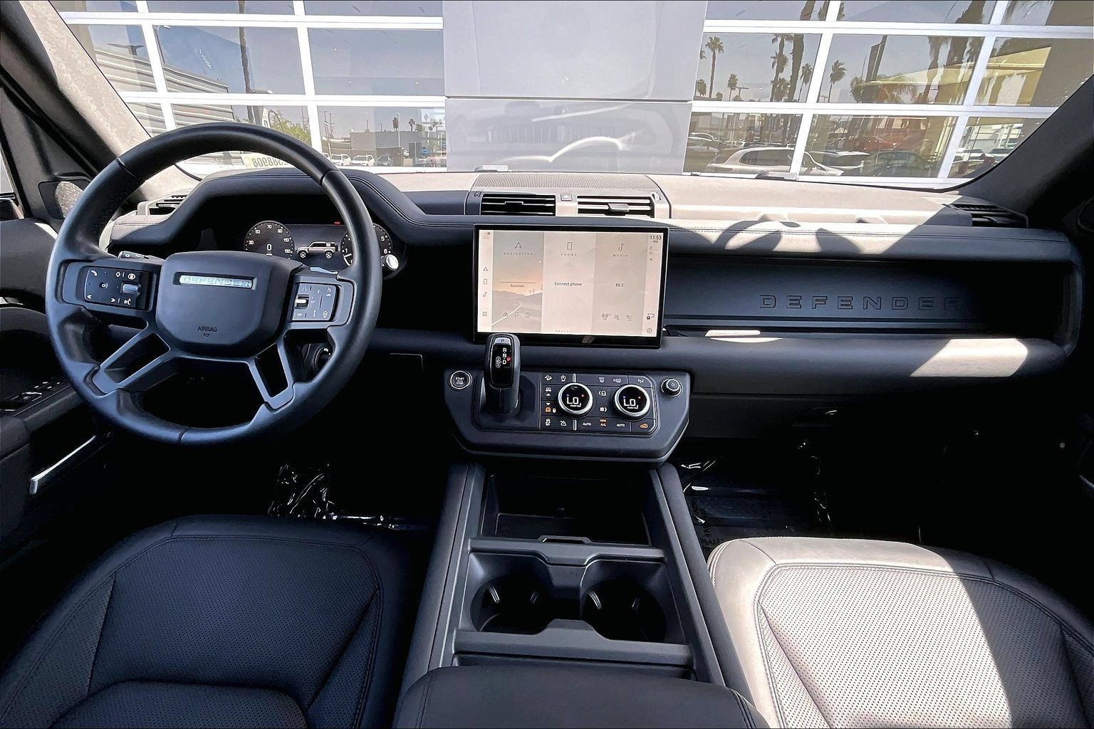 Used 2025 Land Rover Defender 110 X-Dynamic SE AWD/4WD image 15