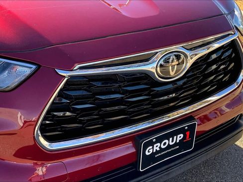 Used 2021 Toyota Highlander Limited image 29