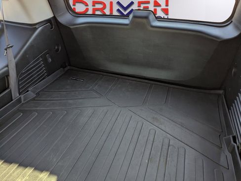 Used 2018 Chevrolet Tahoe LT image 25