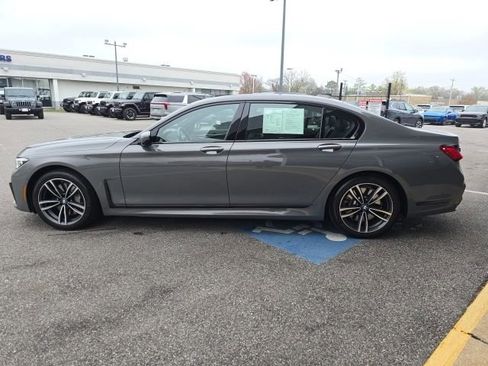Used 2021 BMW 750i xDrive w/ M Sport Package image 31