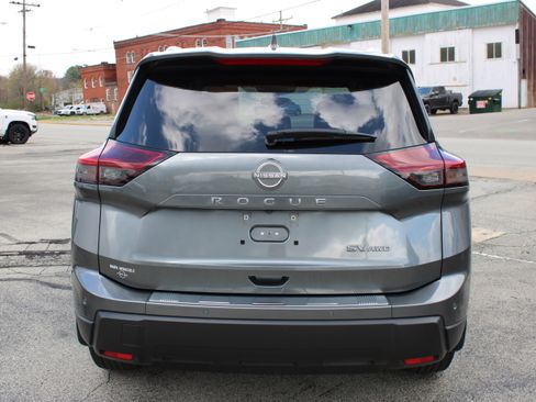 Certified 2024 Nissan Rogue SV w/ SV Premium Package image 4