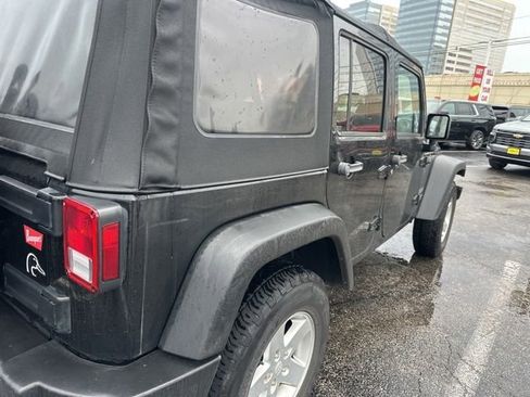Used 2015 Jeep Wrangler Unlimited Sport w/ Quick Order Package 24S AWD/4WD image 2