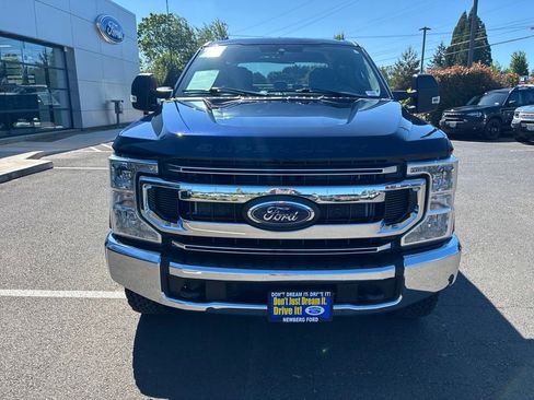 Used 2022 Ford F250 XLT AWD/4WD image 2