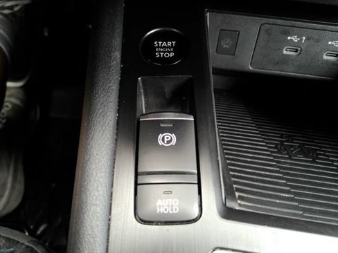 Used 2025 Nissan Kicks SV FWD image 42