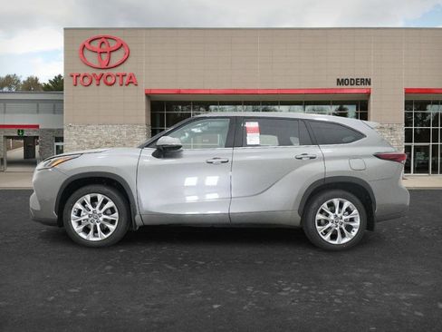 New 2026 Toyota Highlander Limited AWD/4WD image 7