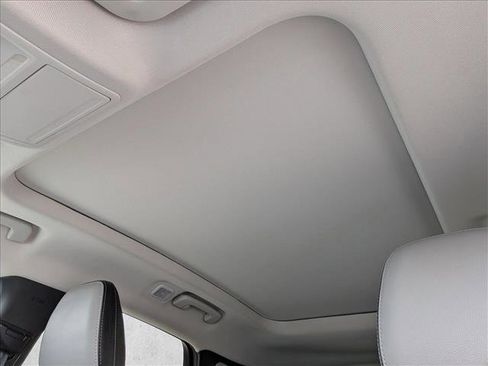 Used 2025 Ford Escape SE w/ PHEV Premium Package image 17