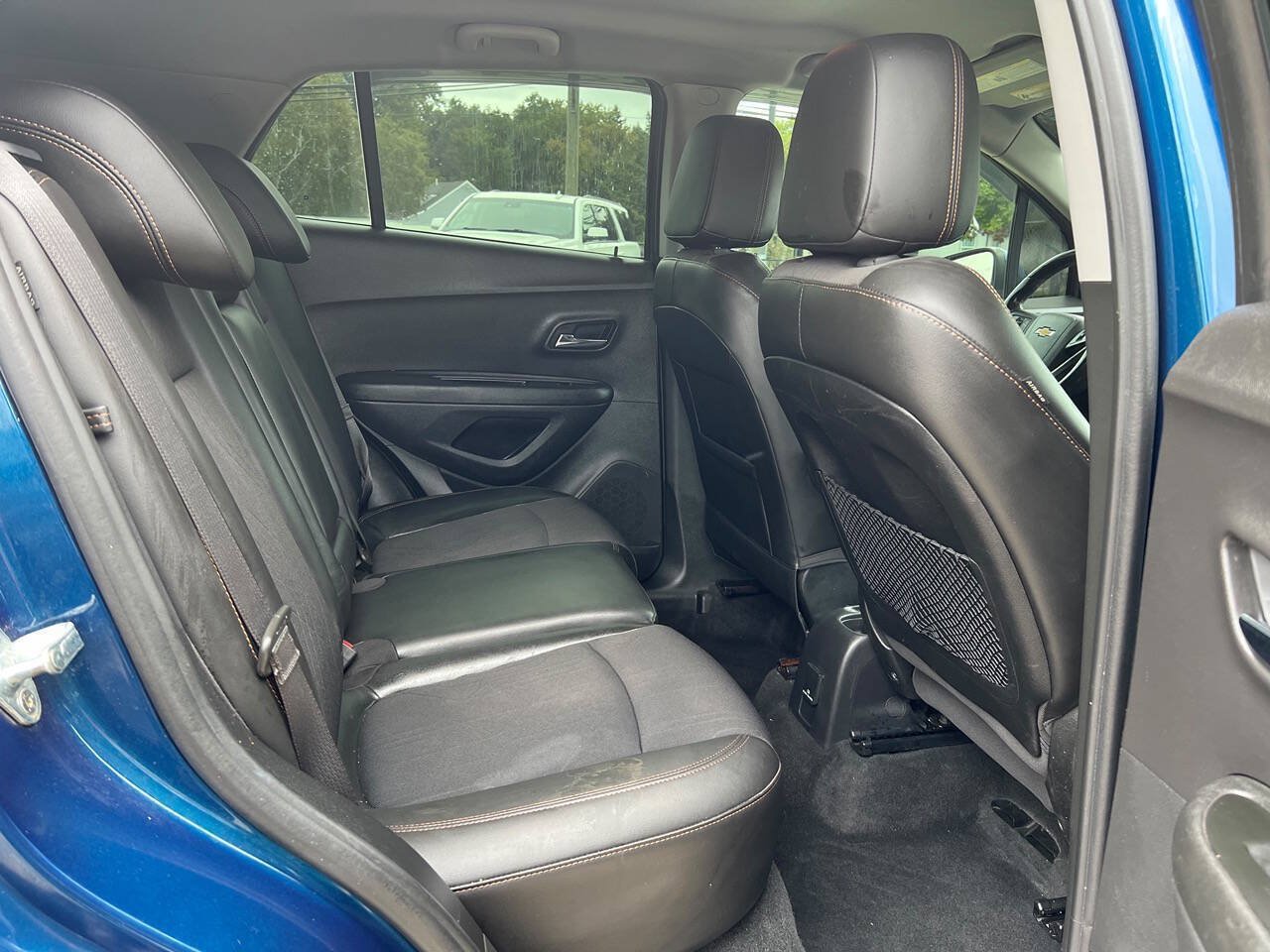 Used 2019 Chevrolet Trax LT w/ LT Convenience Package AWD/4WD image 16