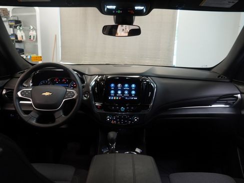 Used 2023 Chevrolet Traverse LT image 18