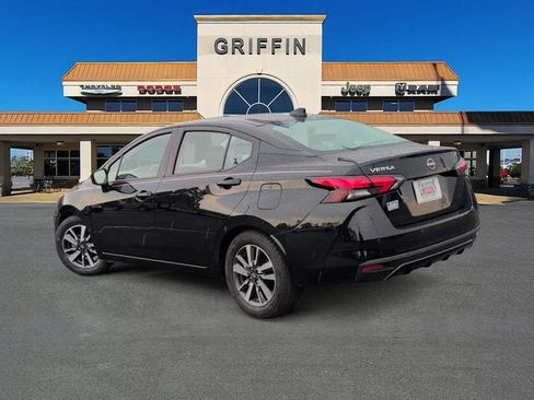Used 2025 Nissan Versa SV FWD image 9