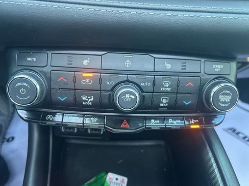 Used 2022 Dodge Durango GT image 28