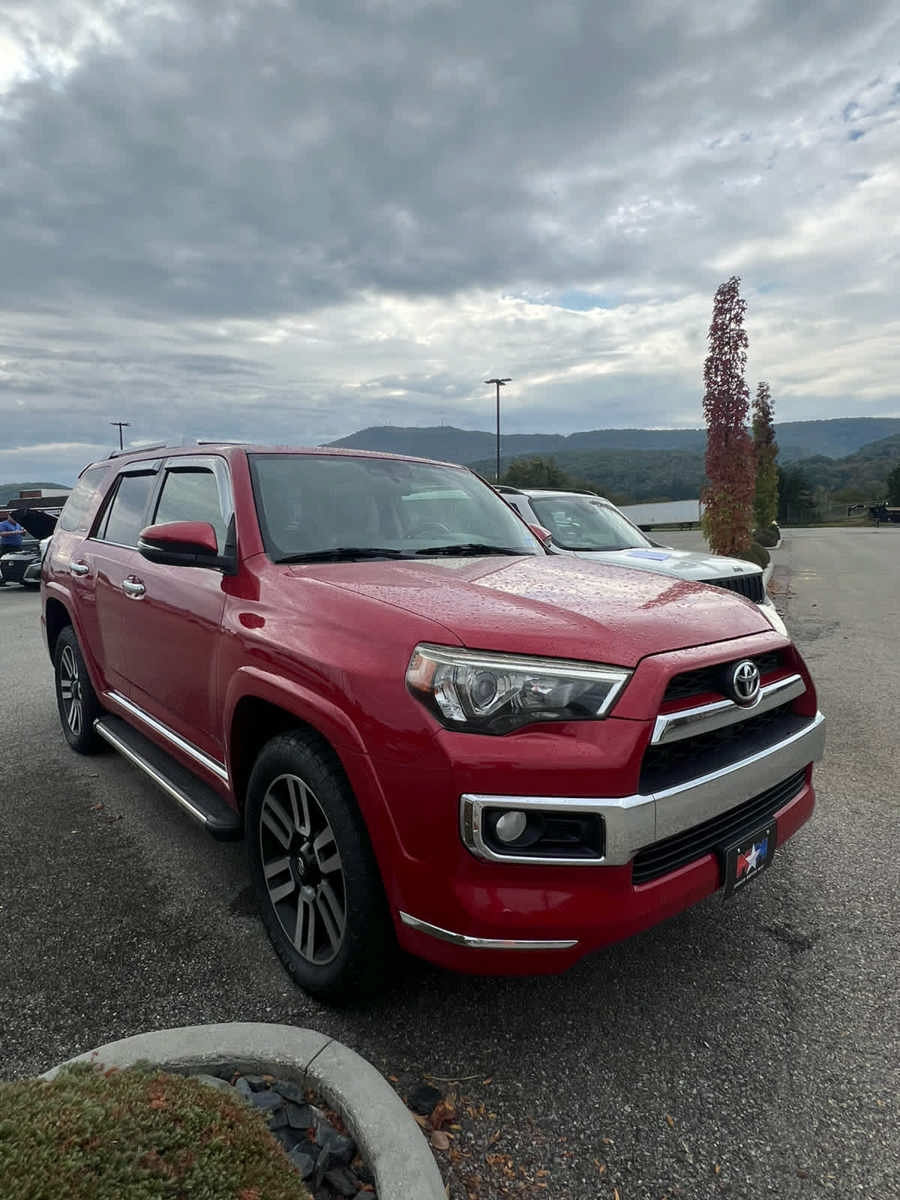 Used 2015 Toyota 4Runner Limited AWD/4WD image 9