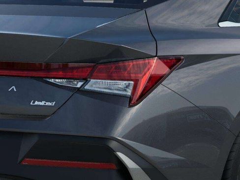 New 2026 Hyundai Elantra Limited FWD image 10