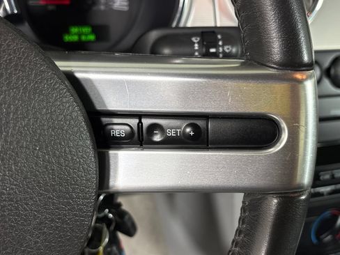 Used 2006 Ford Mustang GT Premium RWD image 18