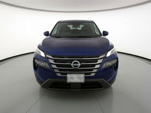 Used 2025 Nissan Rogue SV AWD/4WD image 2