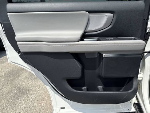 New 2025 Ford Expedition Active RWD image 21