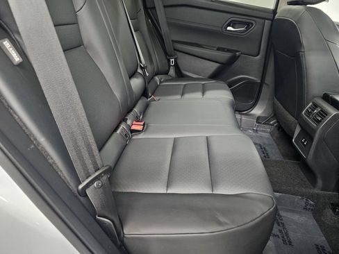 Used 2024 Nissan Rogue SV w/ SV Premium Package FWD image 23