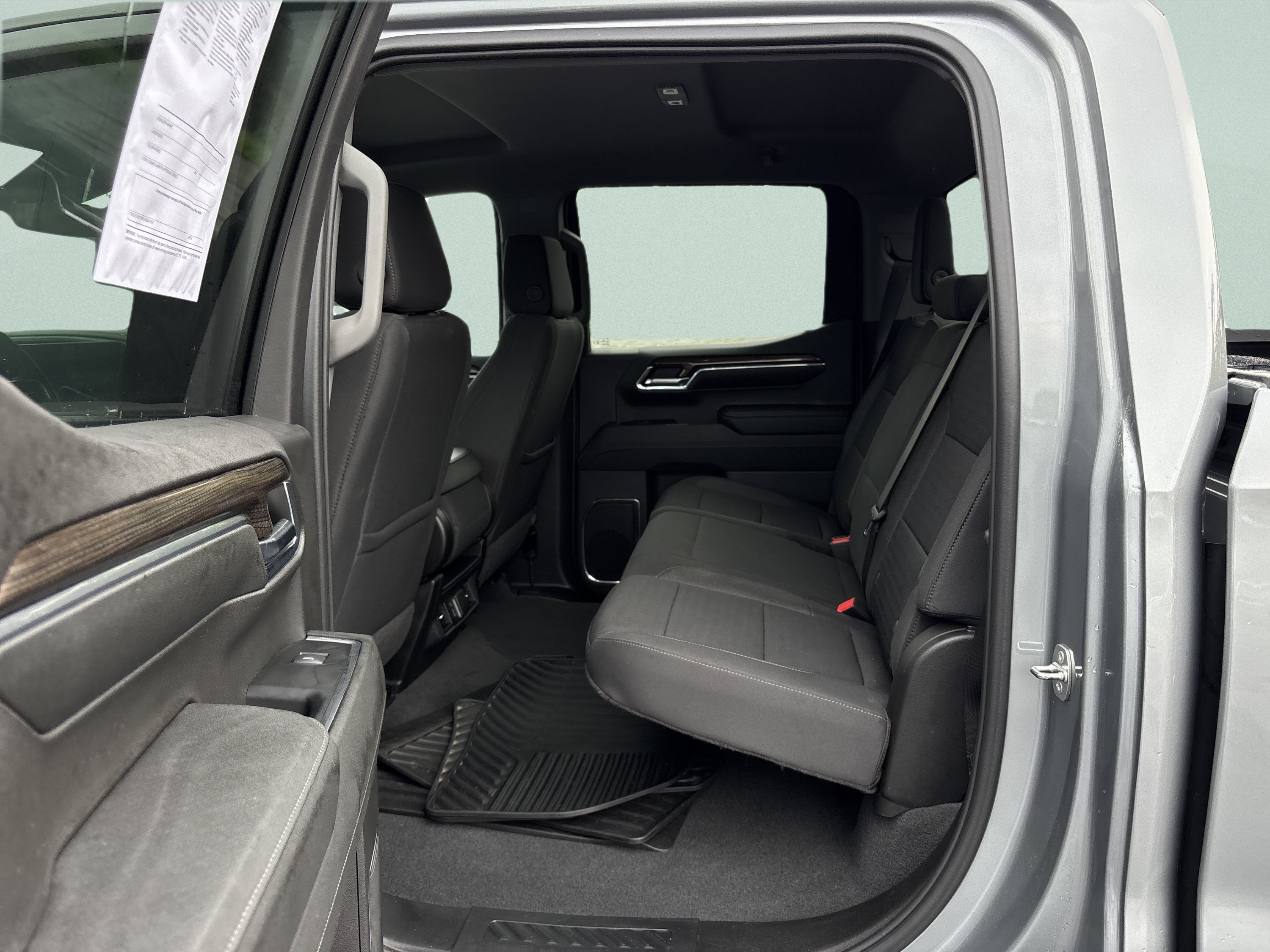 Used 2024 Chevrolet Silverado 1500 LT AWD/4WD image 16