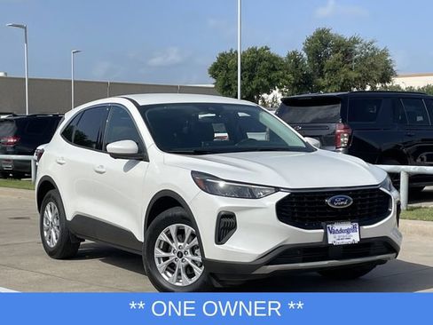 Used 2023 Ford Escape Active w/ Tech Pack #2 AWD/4WD image 2