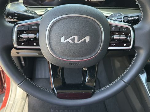 Certified 2025 Kia Sorento S FWD image 20