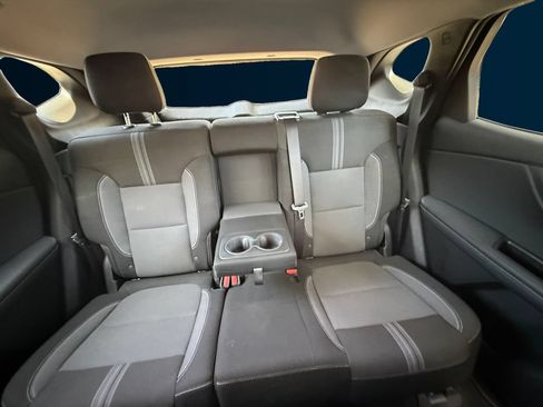 Used 2025 Chevrolet Blazer LT FWD image 18