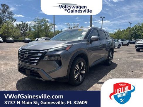 Used 2025 Nissan Rogue SL image 2