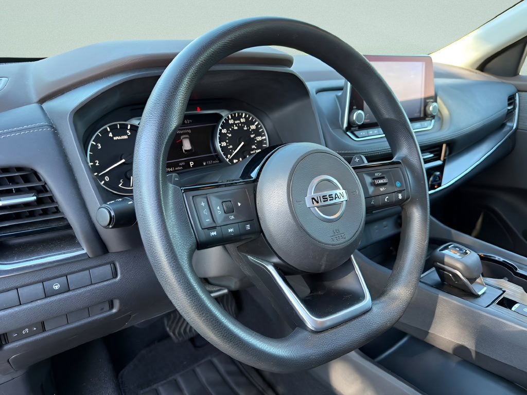 Used 2021 Nissan Rogue SV AWD/4WD image 13