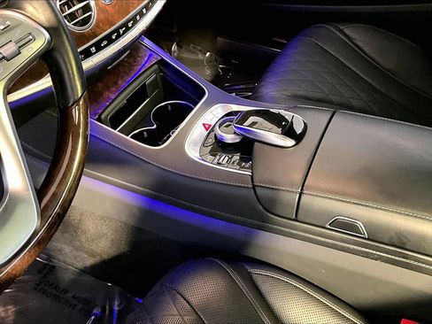 Used 2019 Mercedes-Benz S 560 4MATIC Sedan image 17