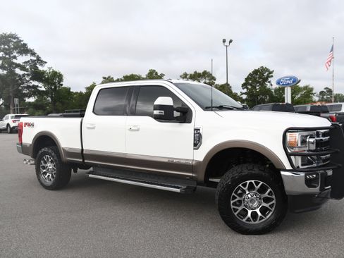 Used 2022 Ford F250 Lariat w/ Lariat Ultimate Package AWD/4WD image 1